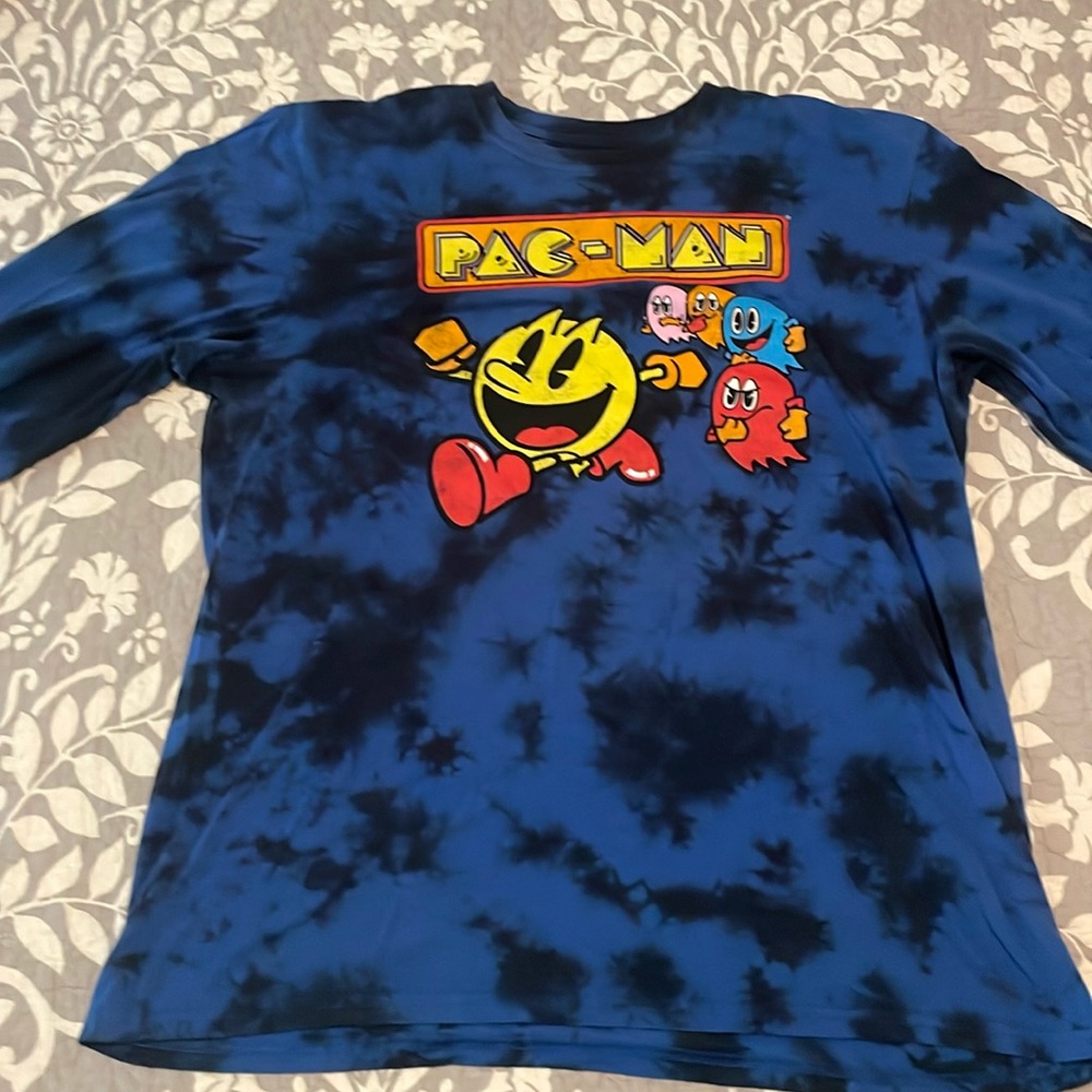 XL pac man shirt